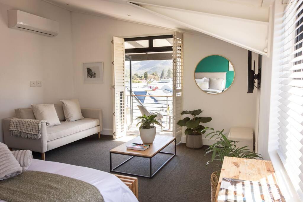 Hermanus Waterfront, Sea View Apartment With Balcony Екстериор снимка